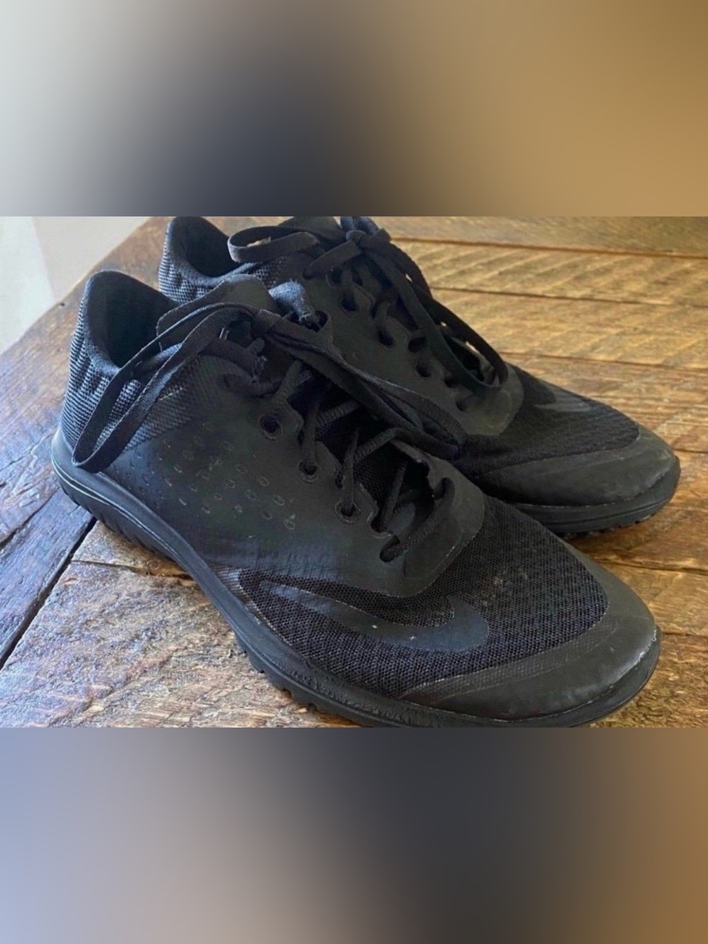 Women’s Nike Black Athletic Sneakers (Size 8)